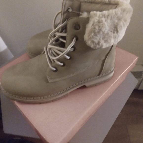 New- Stone color winter boots (New) - Picture 3 of 4